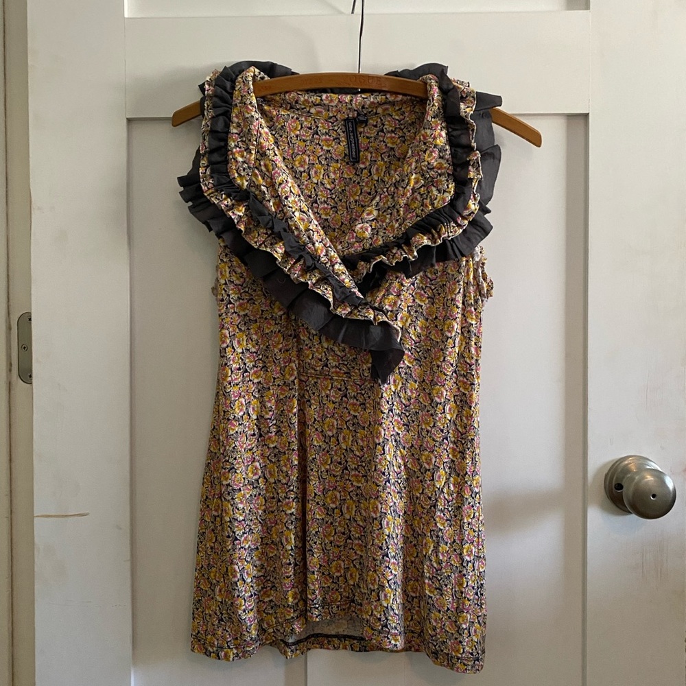 Anthropologie Floral Ruffle V-Neck Sleeveless Top - Picture 2 of 4